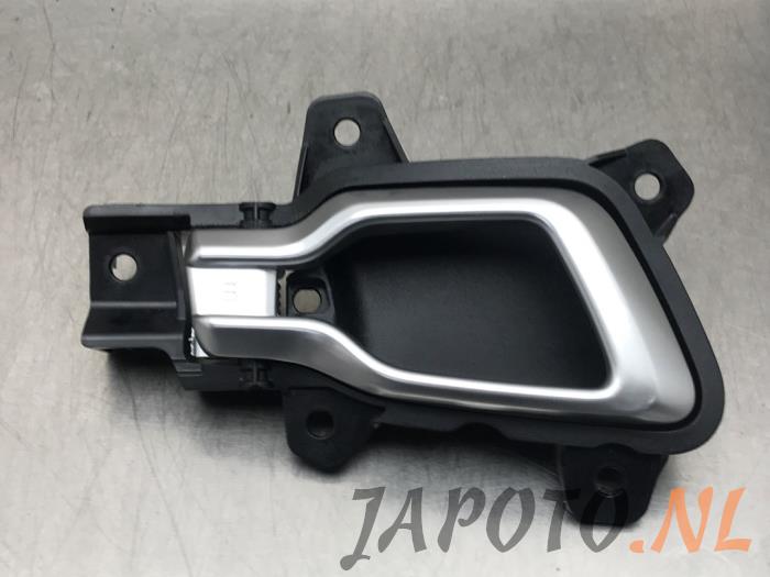 Front door handle 4-door, right from a Kia Sportage (NQ5) 1.6 T-GDi Hybrid 16V AWD 2023