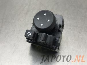 Usados Interruptor de retrovisor Kia Sportage (NQ5) 1.6 T-GDi Hybrid 16V AWD Precio € 49,95 Norma de margen ofrecido por Japoto Parts B.V.