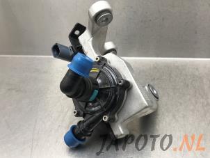 Used Water pump Kia Sportage (NQ5) 1.6 T-GDi Hybrid 16V AWD Price € 79,95 Margin scheme offered by Japoto Parts B.V.