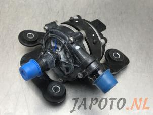 Używane Pompa wodna Kia Sportage (NQ5) 1.6 T-GDi Hybrid 16V AWD Cena € 79,95 Procedura marży oferowane przez Japoto Parts B.V.