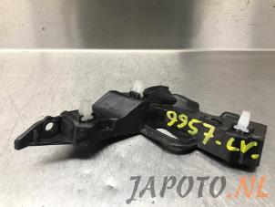 Used Front bumper bracket, left Hyundai Elantra Price € 18,15 Inclusive VAT offered by Japoto Parts B.V.