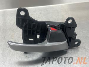 Usagé Poignée de porte avant droite Hyundai Elantra Prix € 24,14 Prix TTC proposé par Japoto Parts B.V.