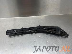 Używane Wspornik zderzaka lewy tyl Toyota Avensis Wagon (T27) 1.8 16V VVT-i Cena € 14,95 Procedura marży oferowane przez Japoto Parts B.V.