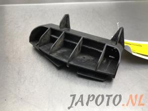 Usagé Support pare-chocs arrière gauche Toyota Avensis Wagon (T27) 1.8 16V VVT-i Prix € 14,95 Règlement à la marge proposé par Japoto Parts B.V.