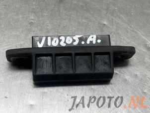 Used Tailgate switch Toyota Avensis Wagon (T27) 1.8 16V VVT-i Price € 14,99 Margin scheme offered by Japoto Parts B.V.