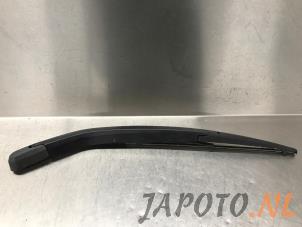 Used Rear wiper arm Hyundai i20 1.2i 16V Price € 14,95 Margin scheme offered by Japoto Parts B.V.