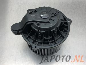 Używane Silnik wentylatora nagrzewnicy Hyundai iX20 (JC) 1.6i 16V Cena € 49,95 Procedura marży oferowane przez Japoto Parts B.V.