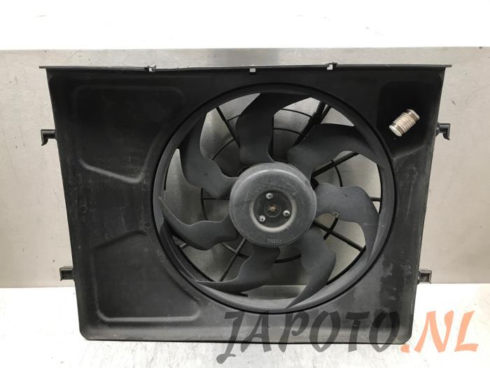 Cooling fans from a Kia Pro cee'd (EDB3) 1.4 CVVT 16V 2010