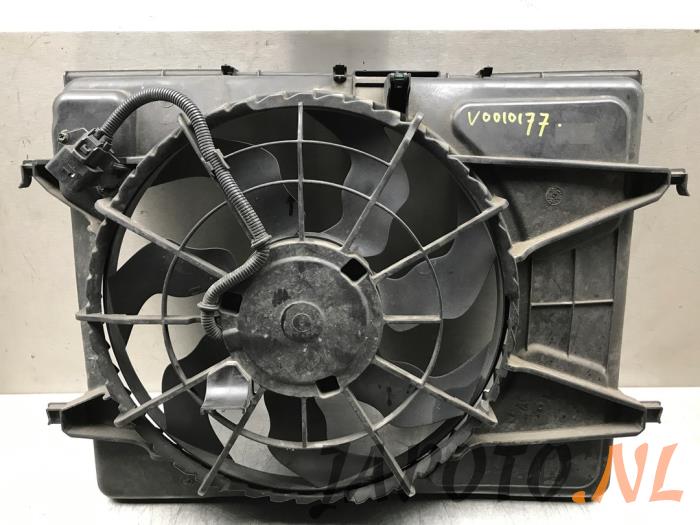 Cooling fans from a Kia Pro cee'd (EDB3) 1.4 CVVT 16V 2010