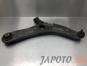 Used Front lower wishbone, right Kia Venga 1.6 CVVT 16V Price € 34,95 Margin scheme offered by Japoto Parts B.V.