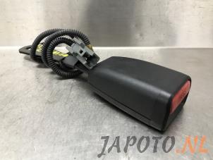 Usagé Insertion ceinture de sécurité avant gauche Kia Pro cee'd (EDB3) 1.4 CVVT 16V Prix € 19,95 Règlement à la marge proposé par Japoto Parts B.V.