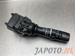 Usados Interruptor de limpiaparabrisas Kia Venga 1.6 CVVT 16V Precio € 34,95 Norma de margen ofrecido por Japoto Parts B.V.