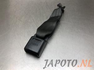 Used Rear seatbelt buckle, centre Kia Venga 1.6 CVVT 16V Price € 14,99 Margin scheme offered by Japoto Parts B.V.