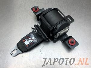 Usagé Ceinture de sécurité arrière centre Kia Venga 1.6 CVVT 16V Prix € 49,95 Règlement à la marge proposé par Japoto Parts B.V.