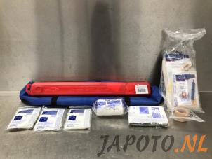 Usagé Kit premiers soins Hyundai Santa Fe I 2.0 16V 4x2 Prix € 9,95 Règlement à la marge proposé par Japoto Parts B.V.