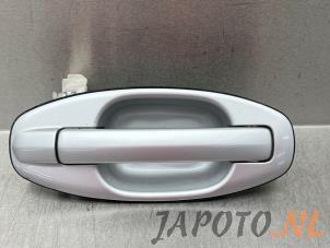 Used Rear door handle 4-door, right Hyundai Santa Fe I 2.0 16V 4x2 Price € 14,95 Margin scheme offered by Japoto Parts B.V.