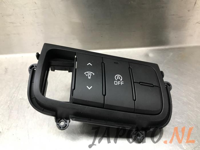 Switch (miscellaneous) from a Kia Cee'd Sportswagon (JDC5) 1.6 GDI 16V 2015