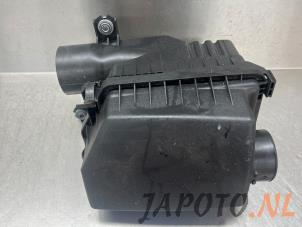 Używane Obudowa filtra powietrza Kia Cee'd Sportswagon (JDC5) 1.6 GDI 16V Cena € 49,99 Procedura marży oferowane przez Japoto Parts B.V.