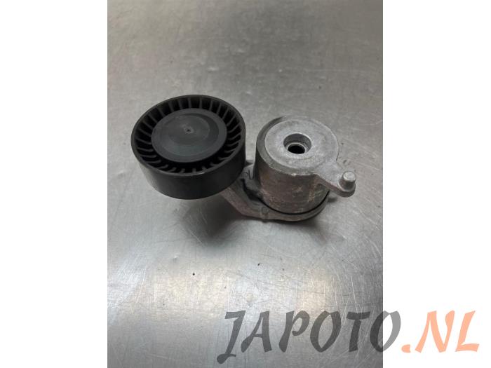 Usados Tensor correa múltiple Toyota Aygo (B40) 1.0 12V VVT-i Precio € 36,74 Norma de margen ofrecido por Japoto Parts B.V.