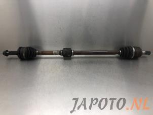 Used Front drive shaft, right Kia Cee'd Sportswagon (JDC5) 1.6 GDI 16V Price € 99,95 Margin scheme offered by Japoto Parts B.V.