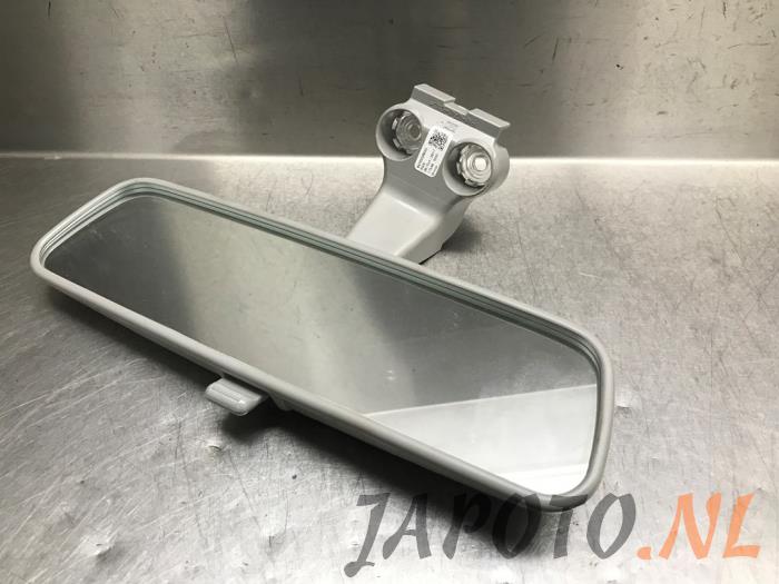 Usados Retrovisor interior Suzuki Ignis (MF) 1.2 Dual Jet 16V Precio € 26,24 Norma de margen ofrecido por Japoto Parts B.V.
