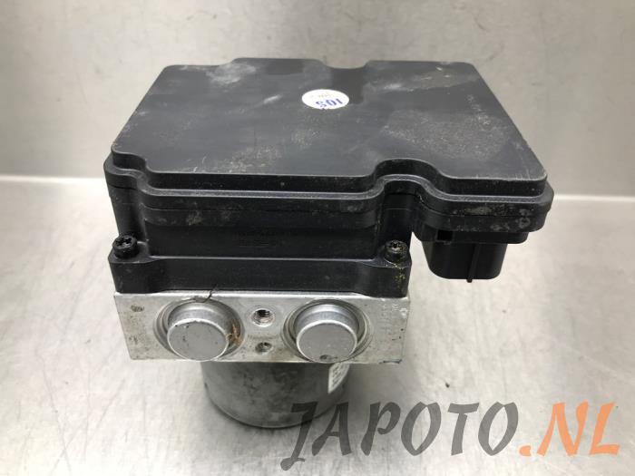 Usagé Bloc ABS Hyundai Elantra Prix € 126,99 Prix TTC proposé par Japoto Parts B.V.
