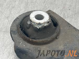 Usagé Bras de suspension bas avant gauche Nissan Note (E11) 1.4 16V Prix € 24,95 Règlement à la marge proposé par Japoto Parts B.V.