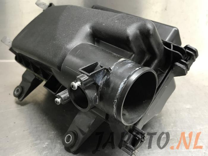 Begagnade Luftfilterhus Toyota Yaris II (P9) 1.33 16V Dual VVT-I Pris € 26,20 Marginaltabell erbjuds av Japoto Parts B.V.