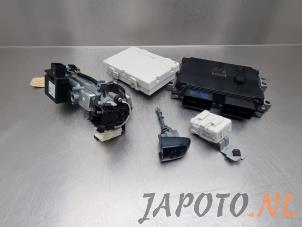 Usados Cerradura de contacto y ordenador Suzuki Swift (ZA/ZC/ZD1/2/3/9) 1.3 VVT 16V Precio € 114,95 Norma de margen ofrecido por Japoto Parts B.V.