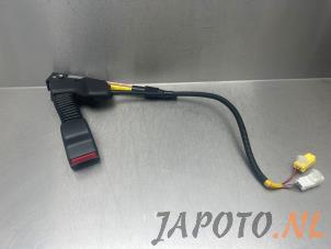 Usagé Attache ceinture avant droite Honda Civic (FK/FN) 1.8i Type S VTEC 16V Prix € 15,00 Règlement à la marge proposé par Japoto Parts B.V.