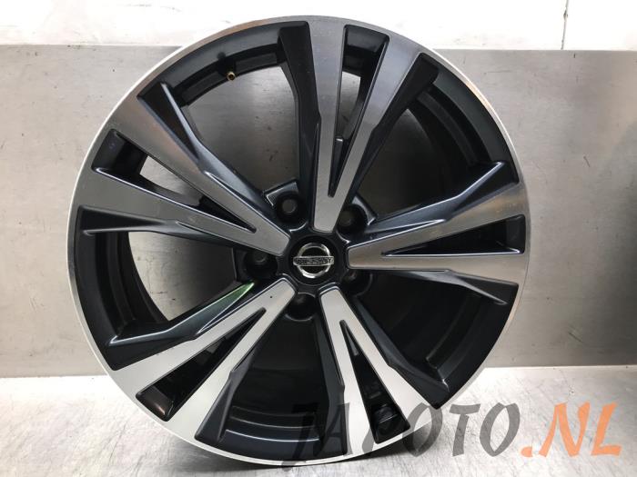 Wheel from a Nissan X-Trail (T32) 1.6 Energy dCi 2017