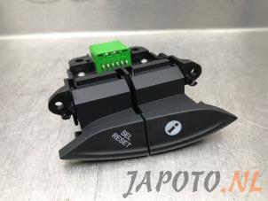 Used Steering wheel switch Honda Civic (FK/FN) 1.8i Type S VTEC 16V Price € 34,95 Margin scheme offered by Japoto Parts B.V.