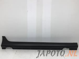 Usagé Jupe droite Hyundai iX35 (LM) 1.6 GDI 16V Prix € 74,95 Règlement à la marge proposé par Japoto Parts B.V.