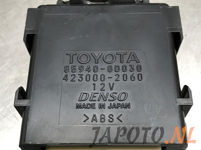 Modul wycieraczek z Toyota Yaris III (P13) 1.5 16V Hybrid 2015