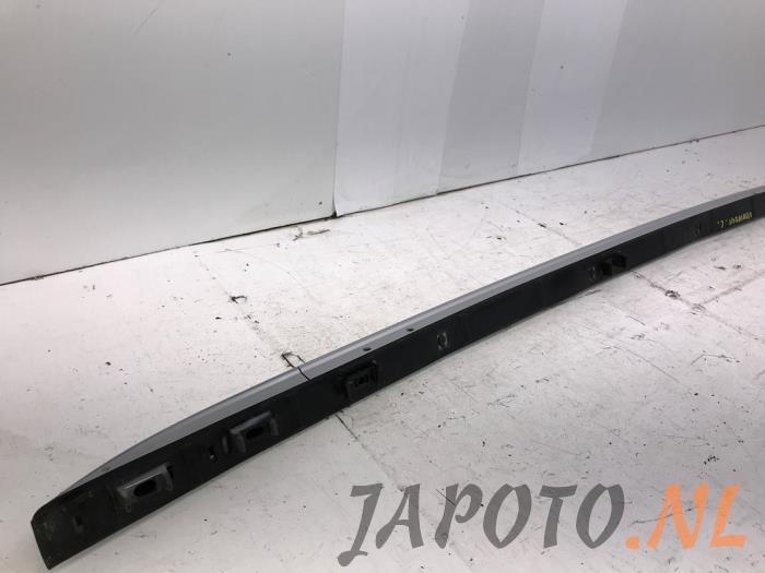 Roof rail, left from a Hyundai iX35 (LM) 1.6 GDI 16V 2014