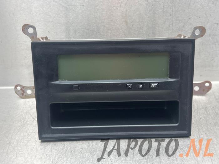 Begagnade Klocka Mitsubishi Grandis (NA) 2.4 16V MIVEC Pris € 26,20 Marginaltabell erbjuds av Japoto Parts B.V.
