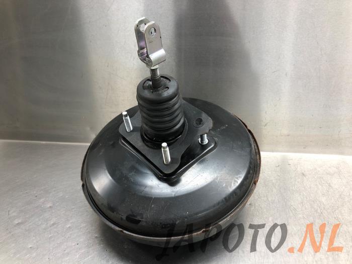 Usagé Servo frein Toyota iQ 1.0 12V VVT-i Prix € 36,70 Règlement à la marge proposé par Japoto Parts B.V.