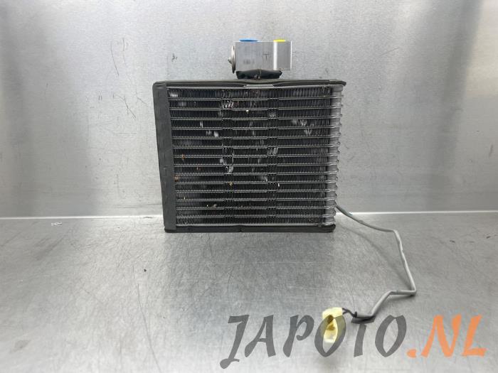 Evaporador de aire acondicionado de un Daihatsu Materia 1.3 16V 2010