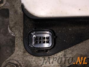 Getriebe van een Toyota Yaris III (P13) 1.5 16V Hybrid 2015