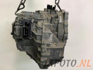 Getriebe van een Toyota Yaris III (P13) 1.5 16V Hybrid 2015