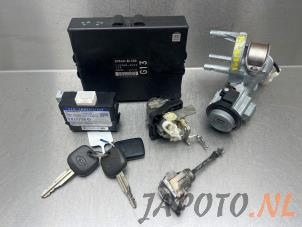 Używane Stacyjka + sterownik Daihatsu Materia 1.3 16V Cena € 149,95 Procedura marży oferowane przez Japoto Parts B.V.