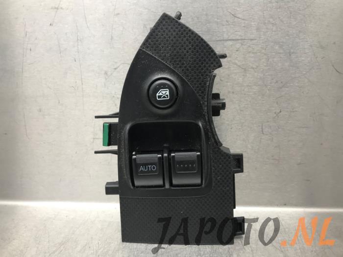 Usados Interruptor combinado de ventanillas Honda Civic (EP/EU) 1.6 16V VTEC Precio € 26,20 Norma de margen ofrecido por Japoto Parts B.V.