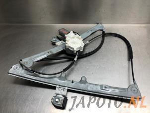 Używane Mechanizm szyby prawej przedniej wersja 2-drzwiowa Mitsubishi Colt (Z2/Z3) 1.5 16V Cena € 34,95 Procedura marży oferowane przez Japoto Parts B.V.