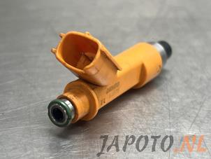 Usados Inyector (inyección de gasolina) Daihatsu Materia 1.3 16V Precio € 19,99 Norma de margen ofrecido por Japoto Parts B.V.