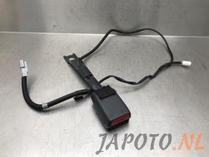 Used Front seatbelt buckle, right Toyota Auris (E15) 1.6 Dual VVT-i 16V Price € 14,95 Margin scheme offered by Japoto Parts B.V.