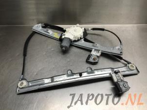 Używane Mechanizm szyby prawej przedniej wersja 2-drzwiowa Mitsubishi Colt (Z2/Z3) 1.5 16V Cena € 34,95 Procedura marży oferowane przez Japoto Parts B.V.