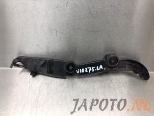 Usagé Support pare-chocs arrière gauche Toyota Corolla Verso (R10/11) 1.6 16V VVT-i Prix € 14,95 Règlement à la marge proposé par Japoto Parts B.V.