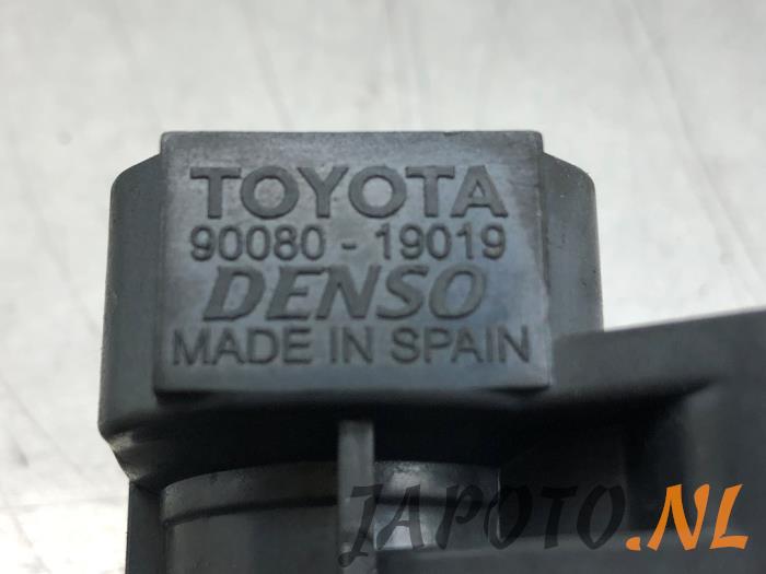 Ignition coil from a Toyota Corolla Verso (R10/11) 1.6 16V VVT-i 2007