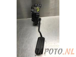 Used Accelerator pedal Nissan Primastar 1.9 dCi 80 Price € 29,95 Margin scheme offered by Japoto Parts B.V.