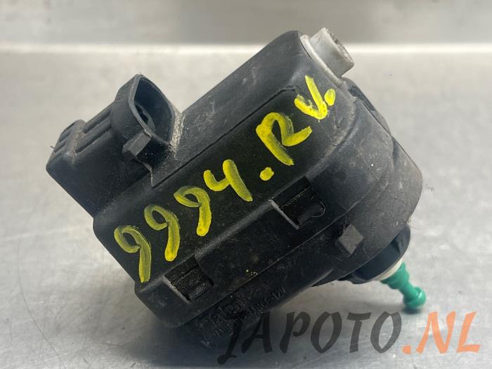 Używane Silnik reflektora Nissan Primastar 1.9 dCi 80 Cena € 18,38 Procedura marży oferowane przez Japoto Parts B.V.